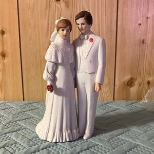 Enesco Bride and Groom Cake Topper with Red and White Accents